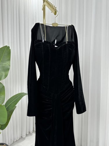 فستان نورمان المخملي المتالق