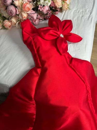 فستان فيونكه كتف