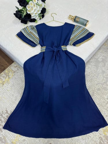 جلابية كتان لنن طرز ترتر راقية