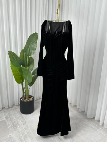 فستان نورمان المخملي المتالق