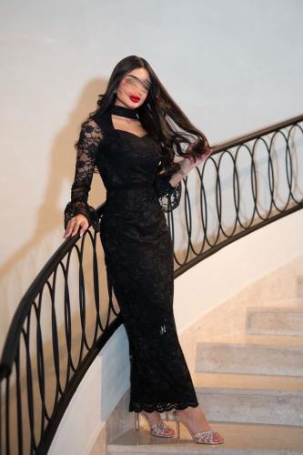 فستان دانتيل تفته متألق جداً