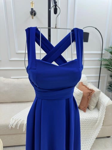 فستان سهرة لكرا كريب المتألق جداً