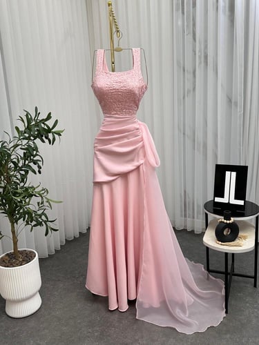 فستان ليزاس