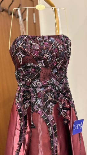 فستان سهرة ميكادو لامع انيق جداً