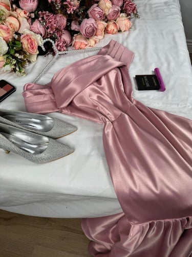 فستان ناعم حرير