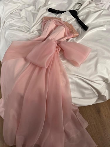 فستان الملكة