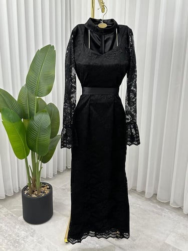 فستان دانتيل تفته متألق جداً