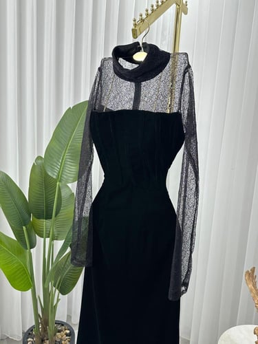 فستان سهرة مخمل كوري راقي