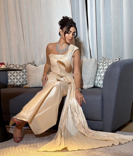 فستان الياسمين