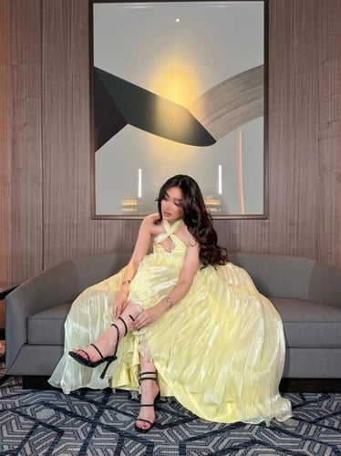 فستان صفراء