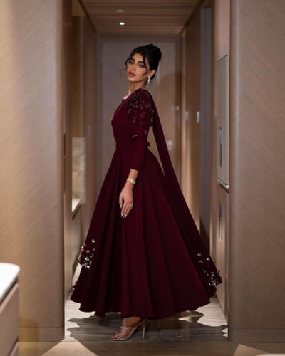 الانيق دم الغزال الراقي