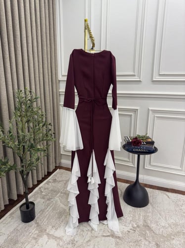 فستان زمرد المتألق