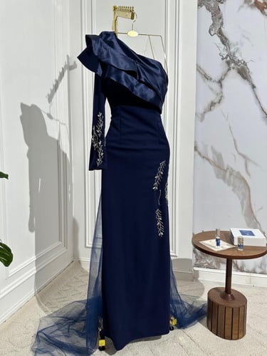 فستان سهره كريب تطريز يدوي تل