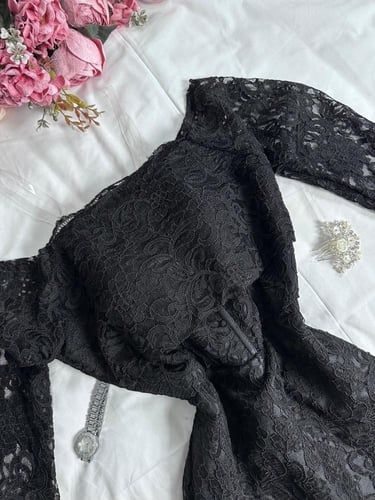 الدانتيل المشجر المميز باطلالة ساحرة