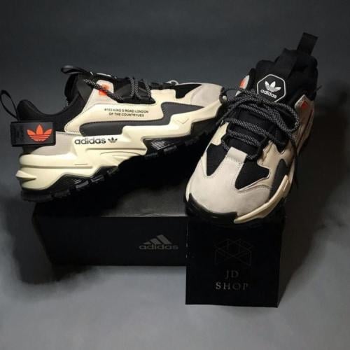 حذاء اديداس كاجوال