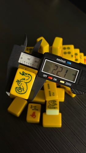 طبق دومنه قديم فستقي غامق