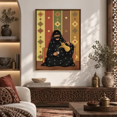 لوحة سمر المجلس – كانفس فني لبورتريه امرأة تحمل دلة قهوة ذهبية