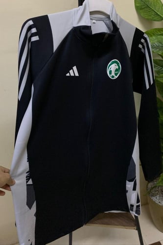 جاكت المنتخب السعودي الاسود بسحاب الجديد 2026 تمار...
