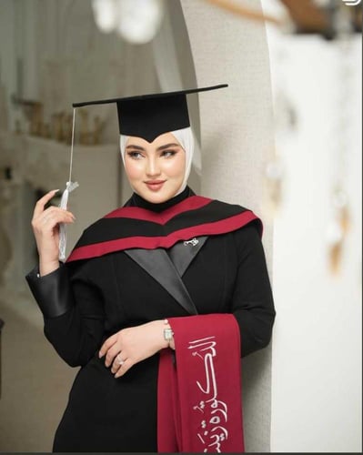 عباية تخرج 2026 "برستيج" عودي وأسود - تصميم مخصص ل...