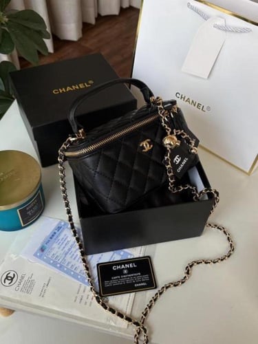 شنطة مكياج شنل كواليتي مع مرآة