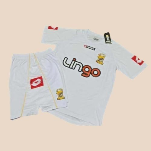 طقم كلاسيك نادي الاتحاد 2005 ابيض