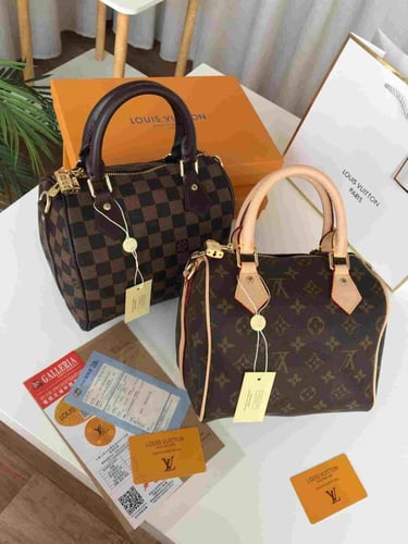 شنط يد نسائية واسعة وانيقة 2025