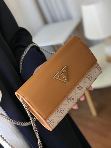 شنطة يد نسائية متوسطة الحجم بألوان متعددة – أنيقة...