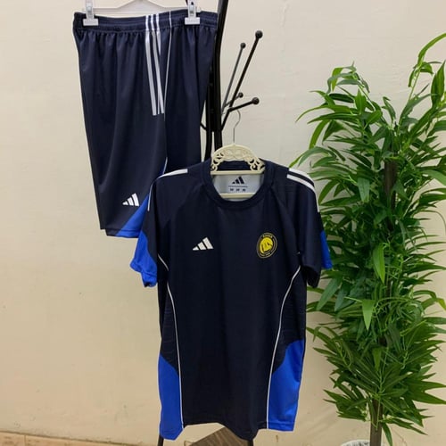 طقم تمارين نادي النصر الكحلي الأساسي 2026 بشعار ال...