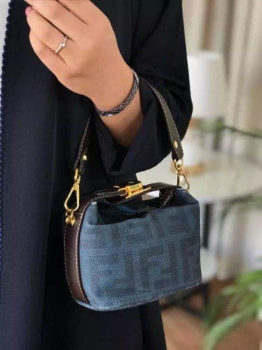 شنط نسائية بالوان جذابه وتصميم فرريد _ متجر مودل