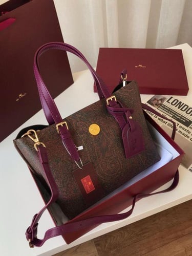 حقيبة يد نسائية ماركة إيترو – نقشة فاخرة وجودة هاي...