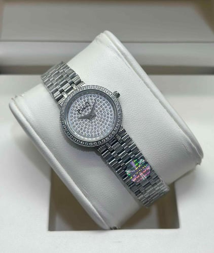 ساعة بياجيت نسائي فصوص