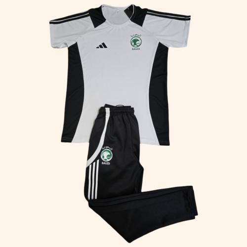 طقم مدرب المنتخب السعودي الرسمي 25/26