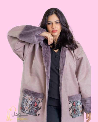 فروة نسائية شتوية صوف بلون لحمي