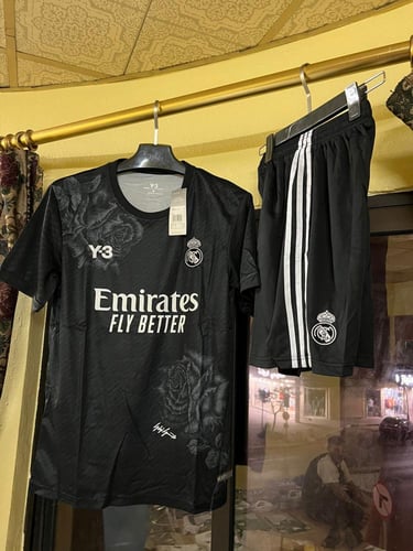 طقم ريال مدريد الاحتياطي اسود