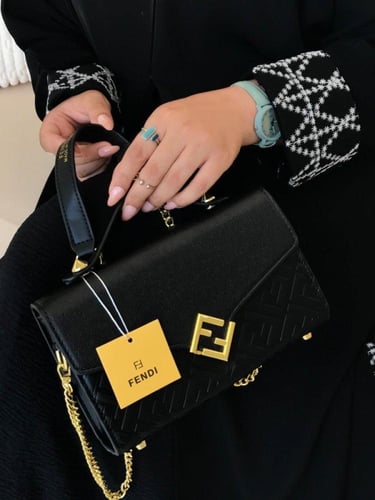 حقيبة فندي نسائية سوداء فخمة