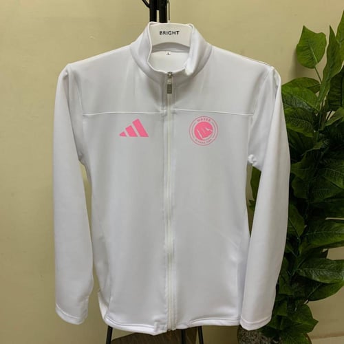 جاكيت شتوي ابيض نسائي نادي النصر 2026 تصميم انيق ب...