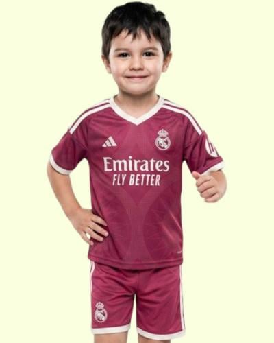 طقم أطفال ريال مدريد الثالث الوردي الجديد 2026-2027