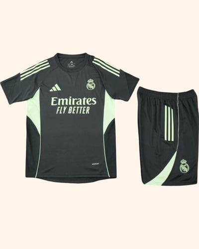 طقم تمارين ريال مدريد 2025-2026 - الإصدار الأسود و...