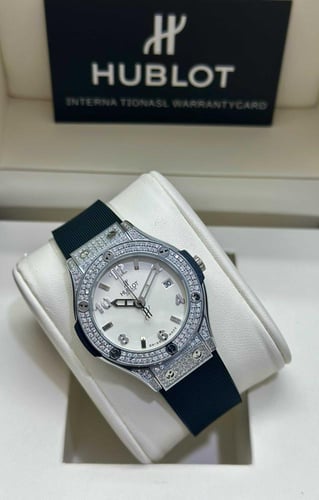 ساعة نسائي هوبولت فاخرة