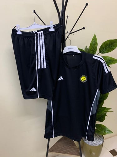 طقم تمارين نادي النصر 2026 – تيشيرت وشورت اسود بشع...