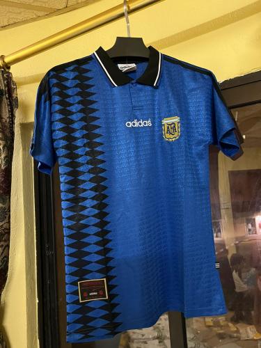 تيشيرت منتخب الارجنتين 1994 – دييغو مارادونا | تصم...