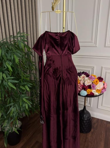 فستان مخمل كوري تطريز يدوي