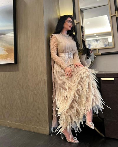 فستان سهره ريش ذهبي مع بيج