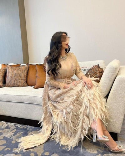 فستان سهره ريش ذهبي مع بيج