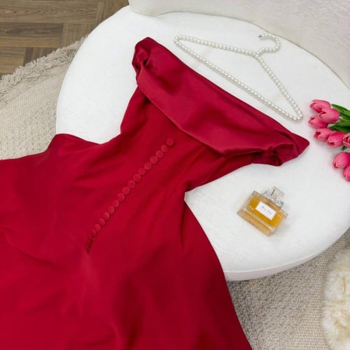 فستان احمر ناعم ميدي