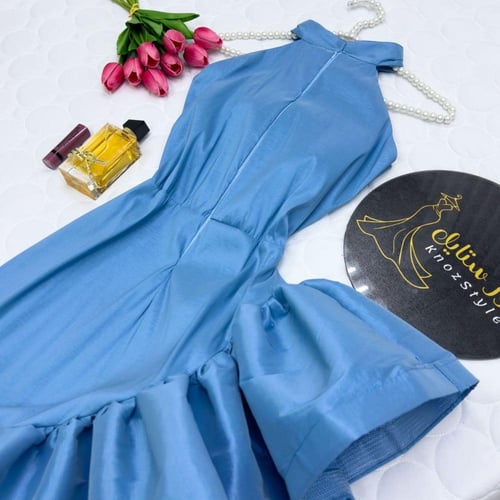 فستان ناعم ميدي طبقات من الجنب