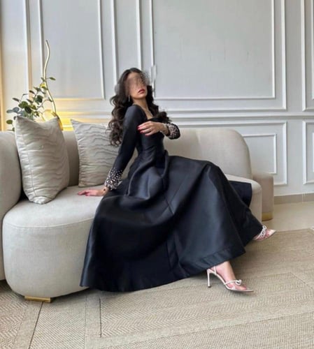 فستان اسود اكمام ميكادو مميز