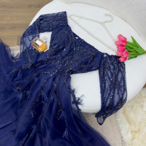 فستان كحلي طويل بأكمام فخم للسهرات