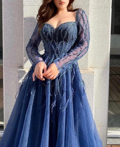 فستان كحلي طويل بأكمام فخم للسهرات