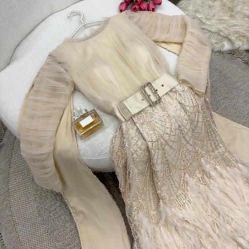 فستان سهره ريش ذهبي مع بيج